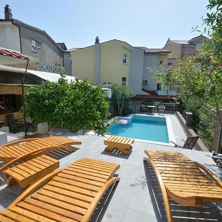 Villa Vlade- From The Heated Pool To The Beach In 1 Minute イェセニツェ エクステリア 写真